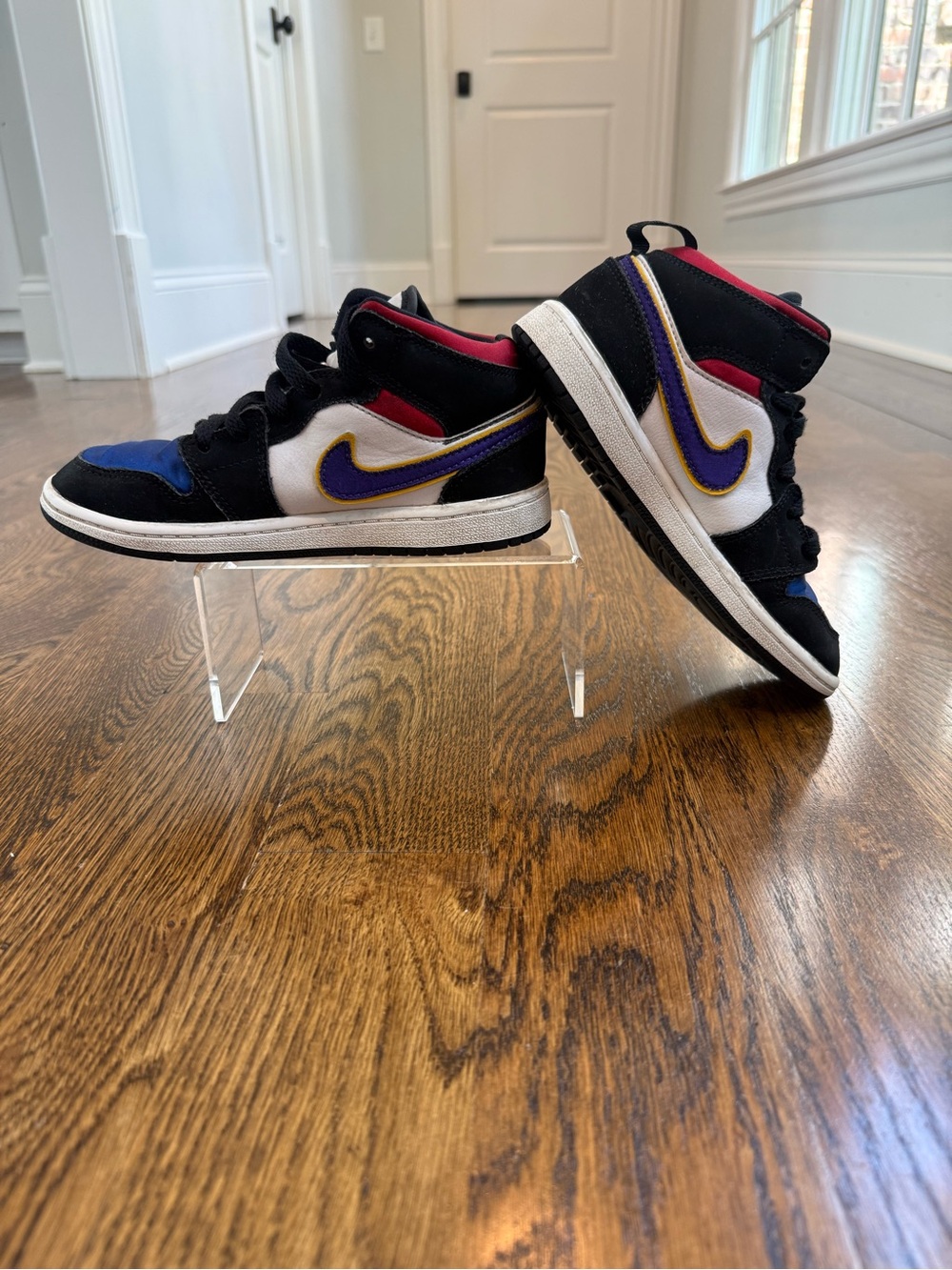 Kids Nike Air Jordan 1 Sneakers - Sz 1 - Picture 3 of 10